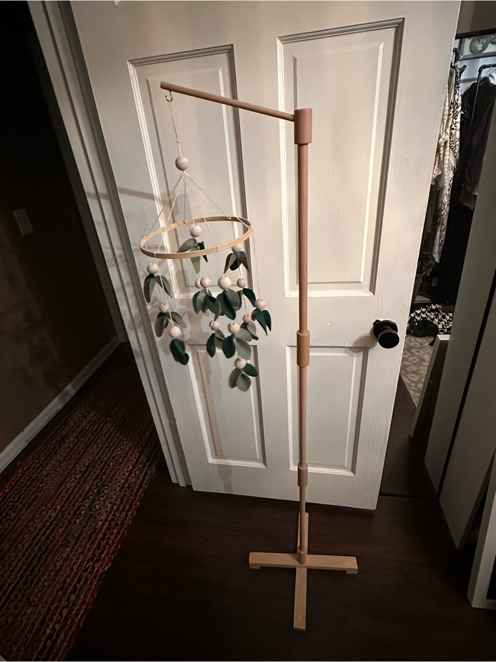 Wooden Floor Standing Mobile Holder with Green Leaf Mobile